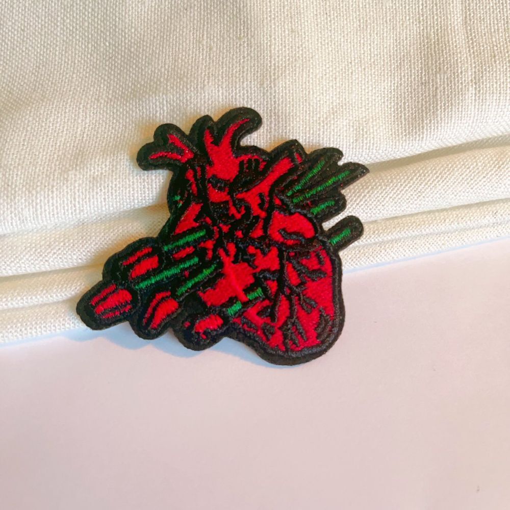 Iron on Embroidered‎ Patch-Dark Red Anatomical Heart with Roses